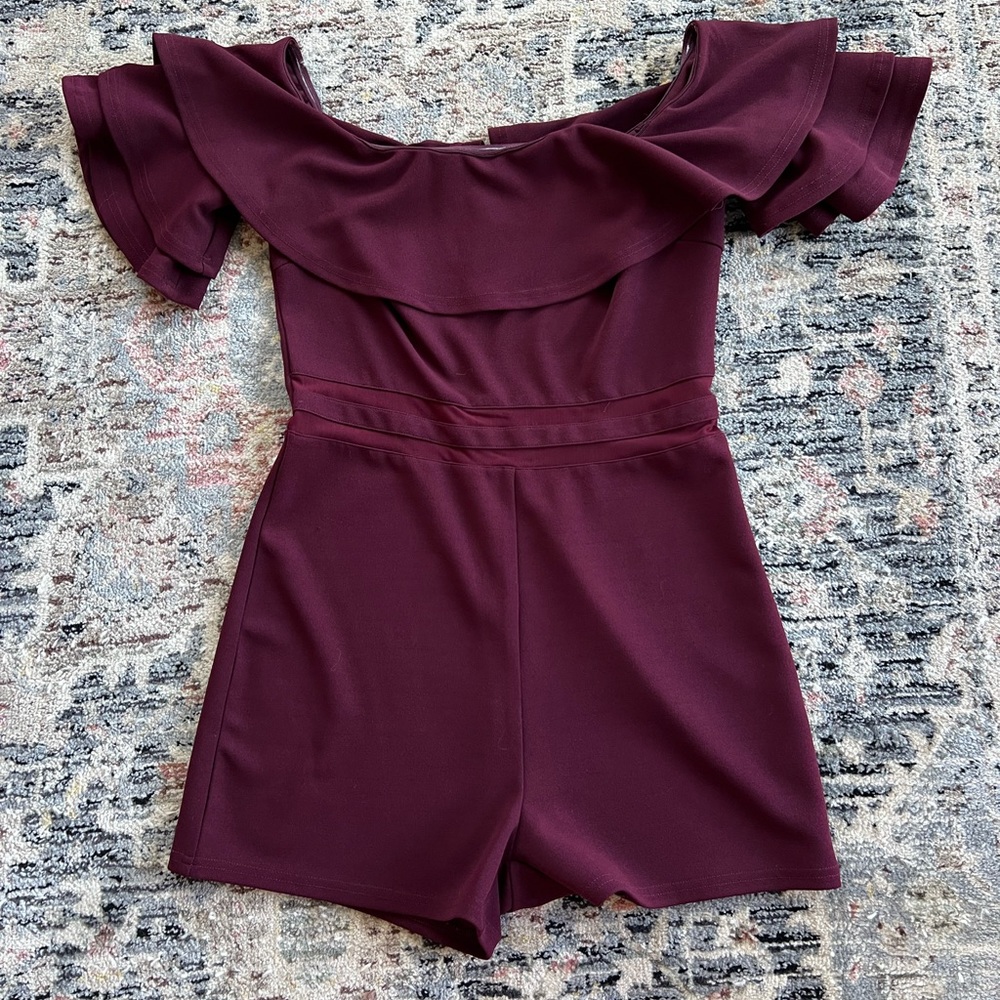 Boutique maroon romper. Size large.